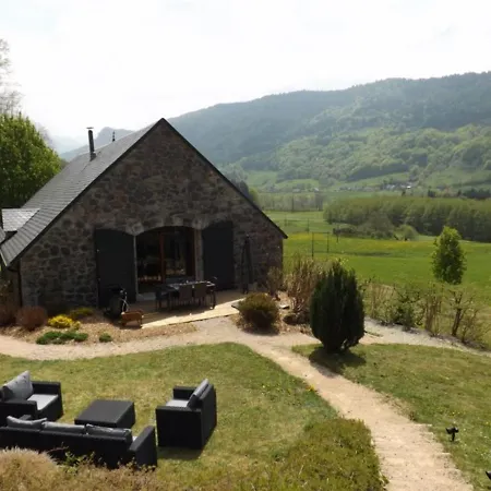 Maison De Charme Avec Vue Panoramique, Jardin Et Parking Prive - Fr-1-742-305 Le Falgoux