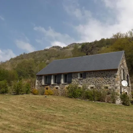 Maison De Charme Avec Vue Panoramique, Jardin Et Parking Prive - Fr-1-742-305 Le Falgoux