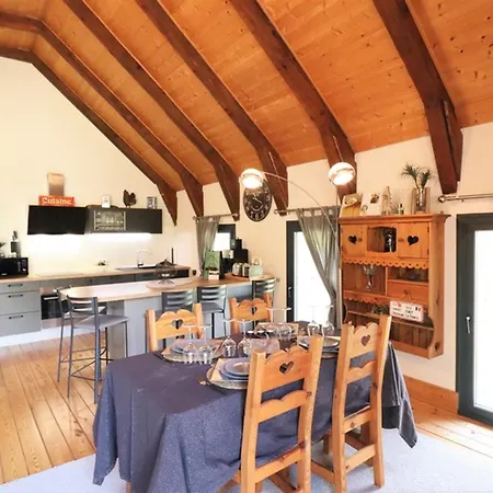 Maison De Charme Avec Vue Panoramique, Jardin Et Parking Prive - Fr-1-742-305 Le Falgoux